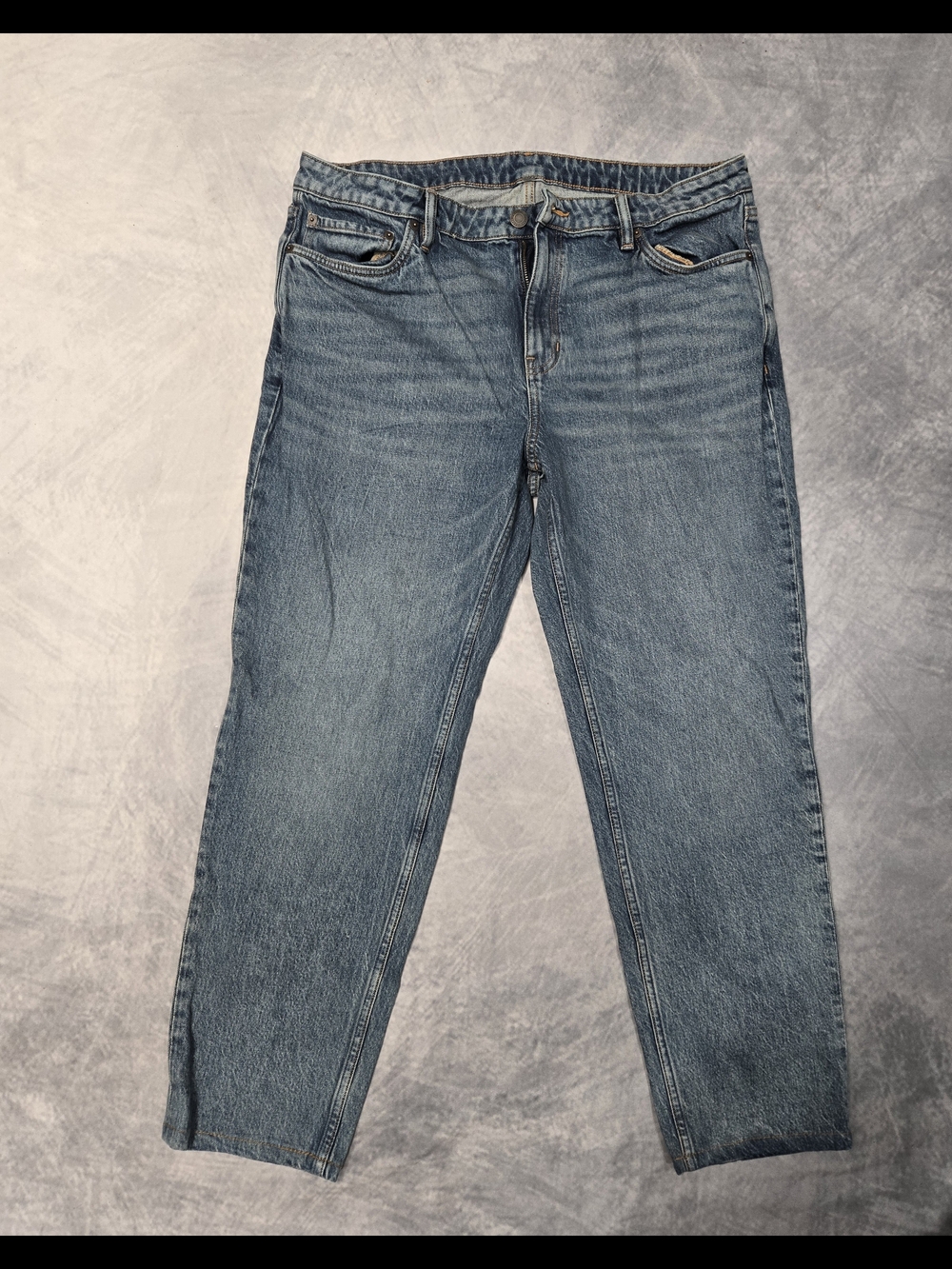 Vuori Vintage Jean Classic Fit in the Medium Wash colorway.